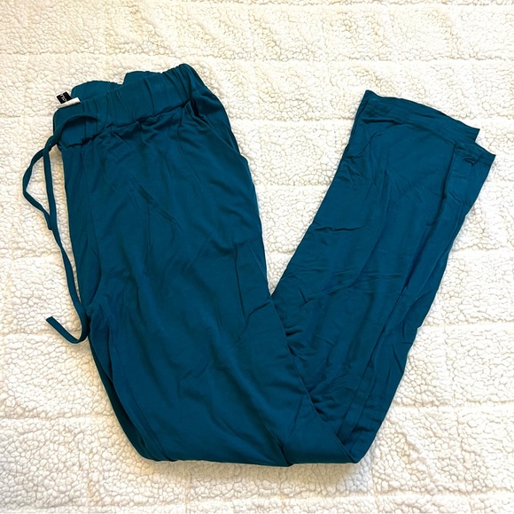 Bundle of 3 pairs of pajama pants - Picture 4 of 7